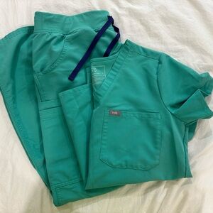 Surgical Green Figs Set, Catarina & Kade (Like New)